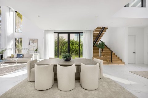 Купить виллу или дом в Саут-Майами, Флорида 5 спален, 378.02м2, № 1995639 - фото 9