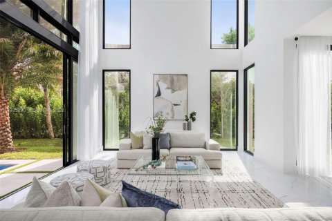 Купить виллу или дом в Саут-Майами, Флорида 5 спален, 378.02м2, № 1995639 - фото 19