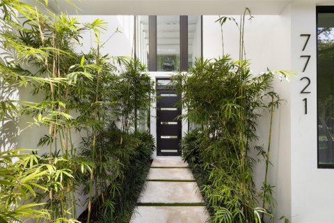 Купить виллу или дом в Саут-Майами, Флорида 5 спален, 378.02м2, № 1995639 - фото 5