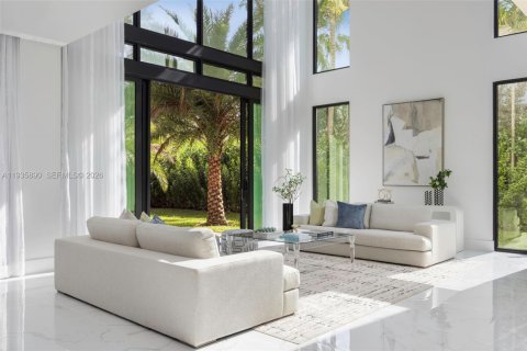 Купить виллу или дом в Саут-Майами, Флорида 5 спален, 378.02м2, № 1995639 - фото 18