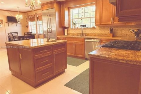Casa en venta en Southwest Ranches, Florida, 5 dormitorios, 431.16 m2 № 1888391 - foto 10
