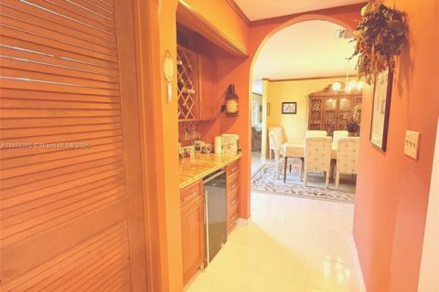 Casa en venta en Southwest Ranches, Florida, 5 dormitorios, 431.16 m2 № 1888391 - foto 13