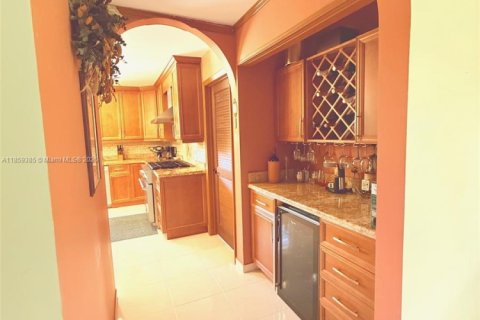 Casa en venta en Southwest Ranches, Florida, 5 dormitorios, 431.16 m2 № 1888391 - foto 12