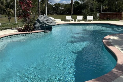 Casa en venta en Southwest Ranches, Florida, 5 dormitorios, 431.16 m2 № 1888391 - foto 23