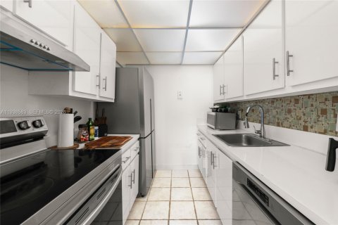 Copropriété à vendre à North Miami, Floride: 1 chambre, 67.17 m2 № 2189945 - photo 8