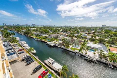 Condo à North Miami, Floride, 1 chambre  № 2189945