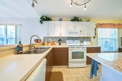 House in Punta Gorda, Florida 2 bedrooms, 131.09 sq.m. № 1553315 - photo 16
