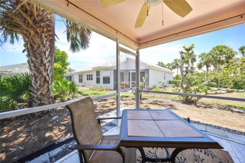 House in Punta Gorda, Florida 2 bedrooms, 131.09 sq.m. № 1553315 - photo 12