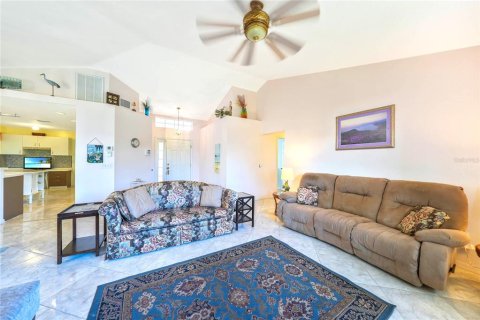 House in Punta Gorda, Florida 2 bedrooms, 131.09 sq.m. № 1553315 - photo 6