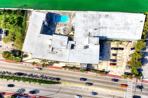 Condo in Miami Beach, Florida  № 1993430 - photo 17