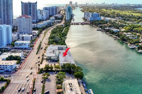 Condo in Miami Beach, Florida  № 1993430 - photo 20