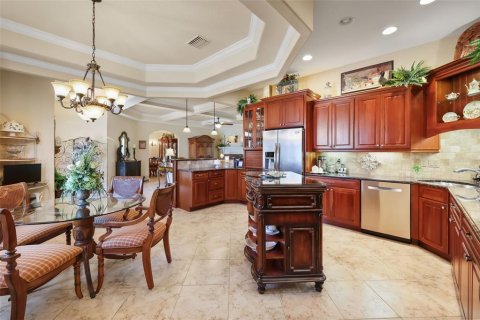 House in Tavares, Florida 3 bedrooms, 200.3 sq.m. № 2236085 - photo 7