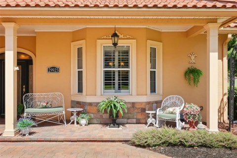 House in Tavares, Florida 3 bedrooms, 200.3 sq.m. № 2236085 - photo 5