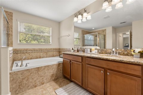 House in Orlando, Florida 4 bedrooms, 249.35 sq.m. № 1836860 - photo 12