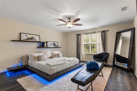 House in Orlando, Florida 4 bedrooms, 249.35 sq.m. № 1836860 - photo 8