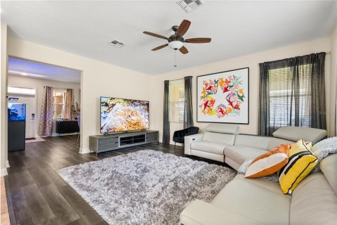 House in Orlando, Florida 4 bedrooms, 249.35 sq.m. № 1836860 - photo 6