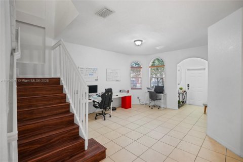 Townhouse in Miramar, Florida 4 bedrooms, 180.14 sq.m. № 1955111 - photo 19