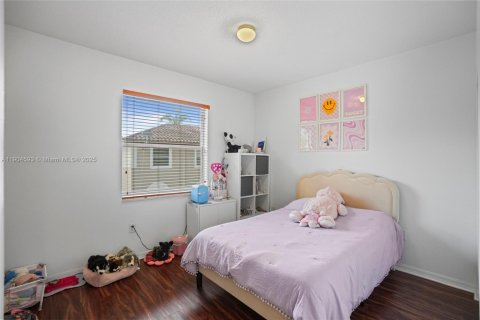 Townhouse in Miramar, Florida 4 bedrooms, 180.14 sq.m. № 1955111 - photo 28