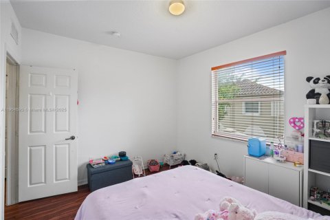 Townhouse in Miramar, Florida 4 bedrooms, 180.14 sq.m. № 1955111 - photo 29