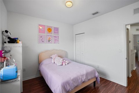 Townhouse in Miramar, Florida 4 bedrooms, 180.14 sq.m. № 1955111 - photo 27