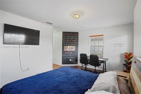 Townhouse in Miramar, Florida 4 bedrooms, 180.14 sq.m. № 1955111 - photo 22