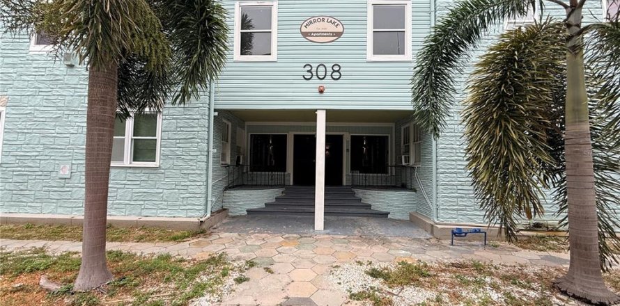 Appartement à Saint Petersburg, Floride 1 chambre, 41.81 m2 № 2404889