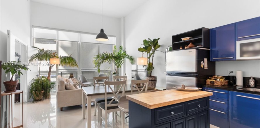 Condo à Miami, Floride, 1 chambre  № 2042247