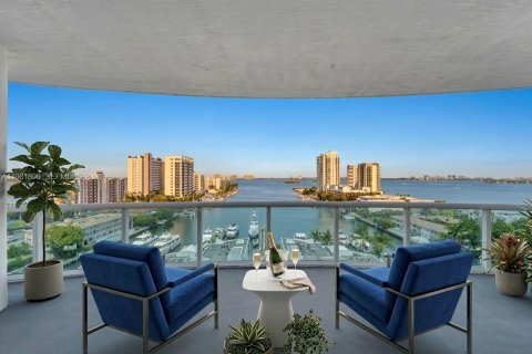 Купить кондоминиум в Норт-Бей-Виллидж, Флорида 2 спальни, 118.36м2, № 2043665 - фото 2