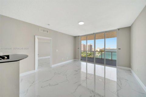 Купить кондоминиум в Норт-Бей-Виллидж, Флорида 2 спальни, 118.36м2, № 2043665 - фото 6