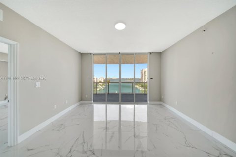 Купить кондоминиум в Норт-Бей-Виллидж, Флорида 2 спальни, 118.36м2, № 2043665 - фото 4