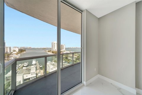 Купить кондоминиум в Норт-Бей-Виллидж, Флорида 2 спальни, 118.36м2, № 2043665 - фото 19