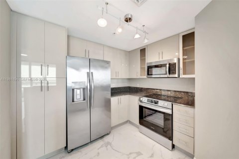 Купить кондоминиум в Норт-Бей-Виллидж, Флорида 2 спальни, 118.36м2, № 2043665 - фото 15