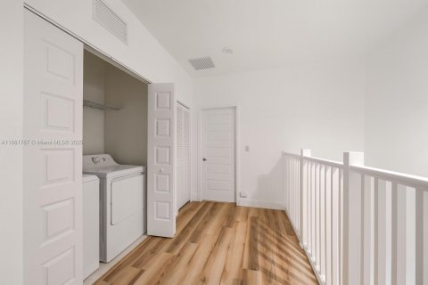 Townhouse in Miami Lakes, Florida 3 bedrooms, 170.75 sq.m. № 1941297 - photo 7