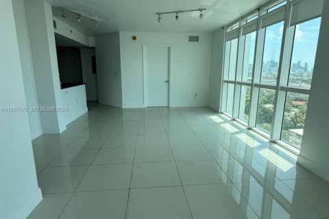 Купить кондоминиум в Майами, Флорида 2 спальни, 83.8м2, № 2011489 - фото 3