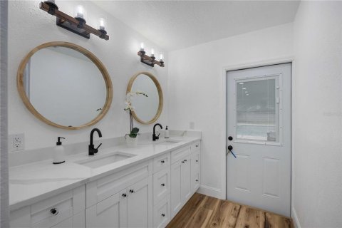 Casa en venta en Sarasota, Florida, 5 dormitorios, 362.88 m2 № 1297149 - foto 23