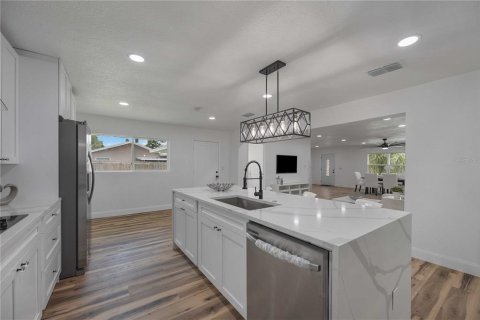 Casa en venta en Sarasota, Florida, 5 dormitorios, 362.88 m2 № 1297149 - foto 13