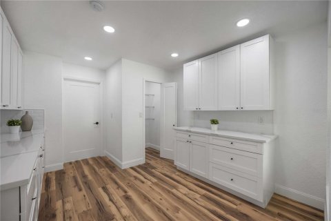 Casa en venta en Sarasota, Florida, 5 dormitorios, 362.88 m2 № 1297149 - foto 16
