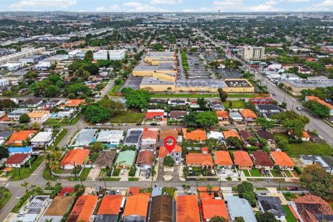 Снять в аренду виллу или дом в Майами, Флорида 2 спальни, 148.46м2, № 2043240 - фото 18