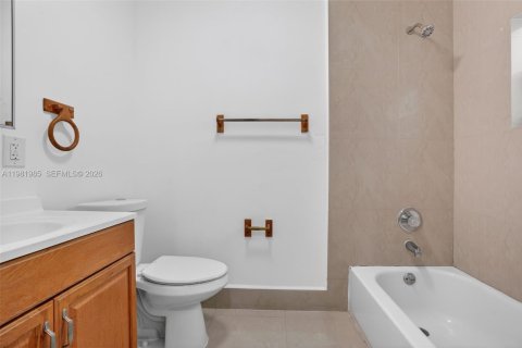 Снять в аренду виллу или дом в Майами, Флорида 2 спальни, 148.46м2, № 2043240 - фото 16