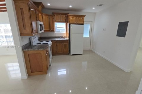 Снять в аренду виллу или дом в Майами, Флорида 2 спальни, 148.46м2, № 2043240 - фото 3