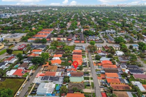 Снять в аренду виллу или дом в Майами, Флорида 2 спальни, 148.46м2, № 2043240 - фото 21