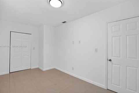 Снять в аренду виллу или дом в Майами, Флорида 2 спальни, 148.46м2, № 2043240 - фото 15