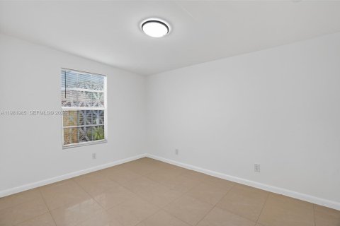 Снять в аренду виллу или дом в Майами, Флорида 2 спальни, 148.46м2, № 2043240 - фото 12