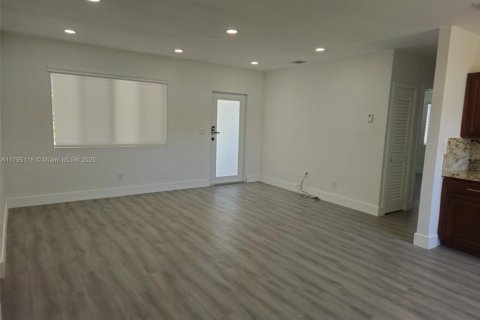 Villa ou maison à vendre à Miami, Floride: 3 chambres, 115.38 m2 № 1874662 - photo 7
