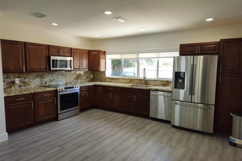 Villa ou maison à vendre à Miami, Floride: 3 chambres, 115.38 m2 № 1874662 - photo 5