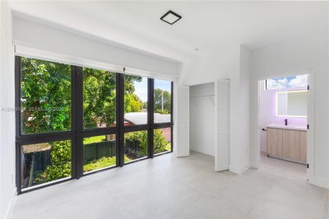 Townhouse in Miami, Florida 3 bedrooms, 148.64 sq.m. № 2072983 - photo 15