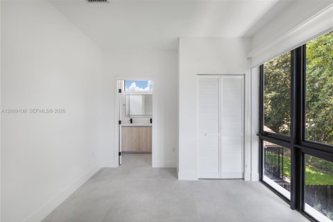 Townhouse in Miami, Florida 3 bedrooms, 148.64 sq.m. № 2072983 - photo 12