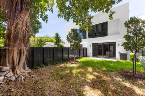 Townhouse in Miami, Florida 3 bedrooms, 148.64 sq.m. № 2072983 - photo 8