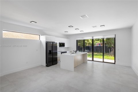 Townhouse in Miami, Florida 3 bedrooms, 148.64 sq.m. № 2072983 - photo 9