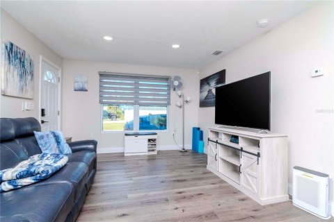 Casa en venta en Tampa, Florida, 3 dormitorios, 99.03 m2 № 1537487 - foto 5